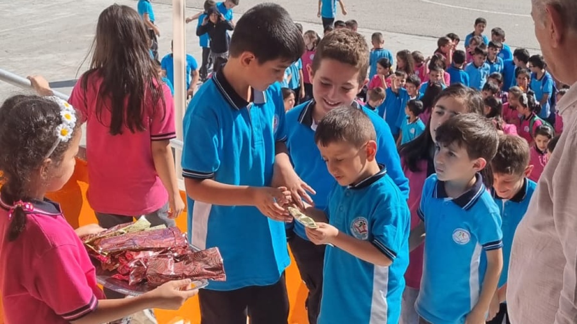 İLKÖĞRETİM HAFTASI KUTLAMA PROGRAMI YAPILDI.